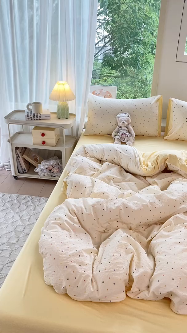 91家纺网 家纺一手货源 找家纺 雅阁尔家纺 2025新款直播小红书ins风针织提花双层纱四件套小碎花被套床笠三件套-平铺 元素小熊