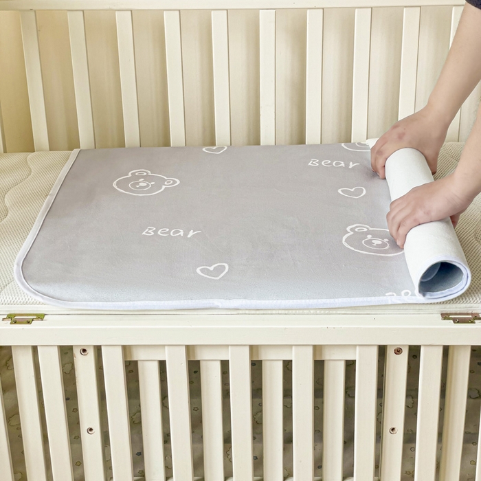 91家纺网 家纺一手货源 找家纺 富馨莱 2025年新款隔尿垫婴儿老人防水垫 熊灰灰