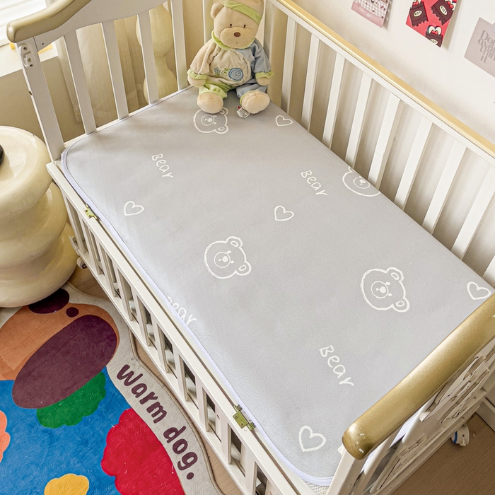 91家纺网 家纺一手货源 找家纺 富馨莱 2025年新款隔尿垫婴儿老人防水垫 熊灰灰