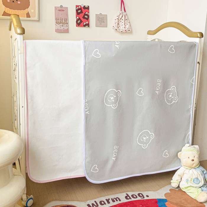 91家纺网 家纺一手货源 找家纺 富馨莱 2025年新款隔尿垫婴儿老人防水垫 熊灰灰