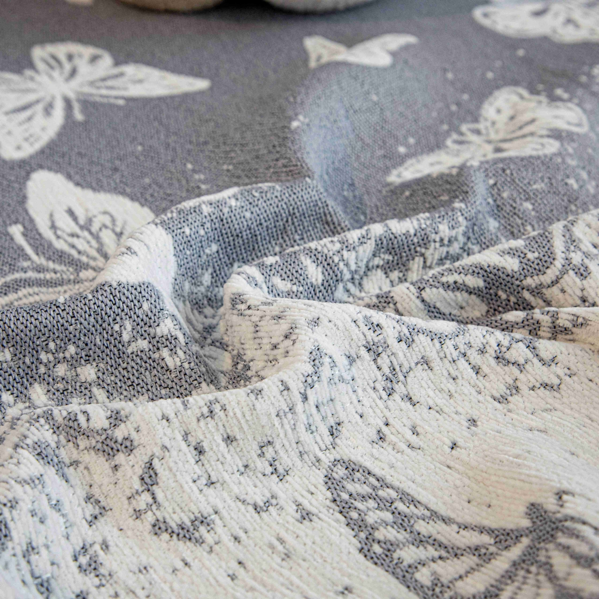 91家纺网 家纺一手货源 找家纺 沐沐家纺 2026新款恋蝶沙发巾 灰色