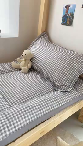 91家纺网 家纺一手货源 找家纺 默忆 2025新款水洗棉棉花被被子被芯冬被学生宿舍被子 灰格