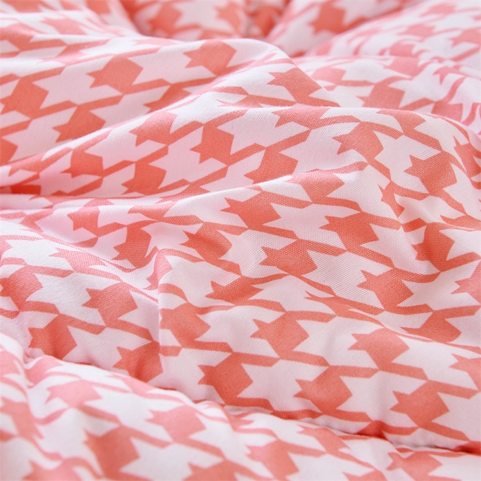 91家纺网 家纺一手货源 找家纺 默忆 2025新款水洗棉棉花被被子被芯冬被学生宿舍被子 千鸟格 粉