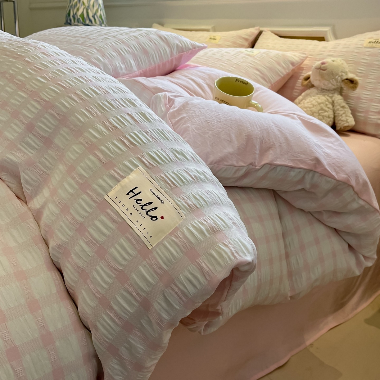 91家纺网 家纺一手货源 找家纺 顾里家纺 2025新款韩系格子阳离子泡泡纱四件套-第一组 少女粉格