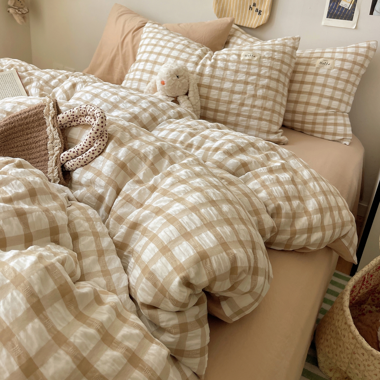 91家纺网 家纺一手货源 找家纺 顾里2025新款韩系格子阳离子泡泡纱四件套-第二组 复古奶咖