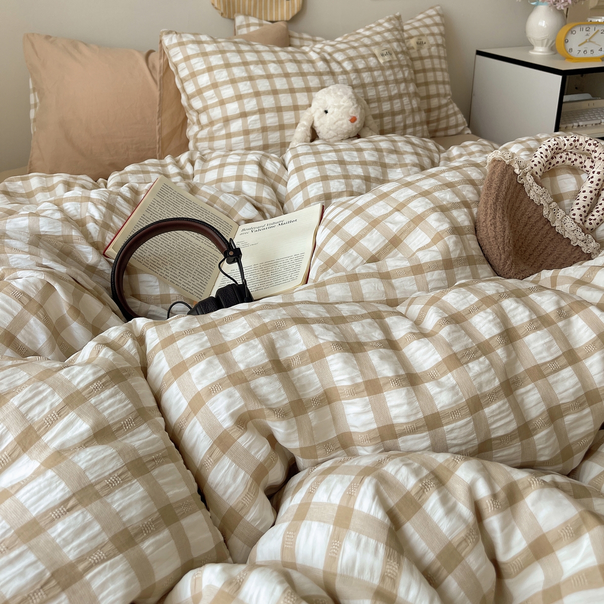 91家纺网 家纺一手货源 找家纺 顾里2025新款韩系格子阳离子泡泡纱四件套-第二组 复古奶咖