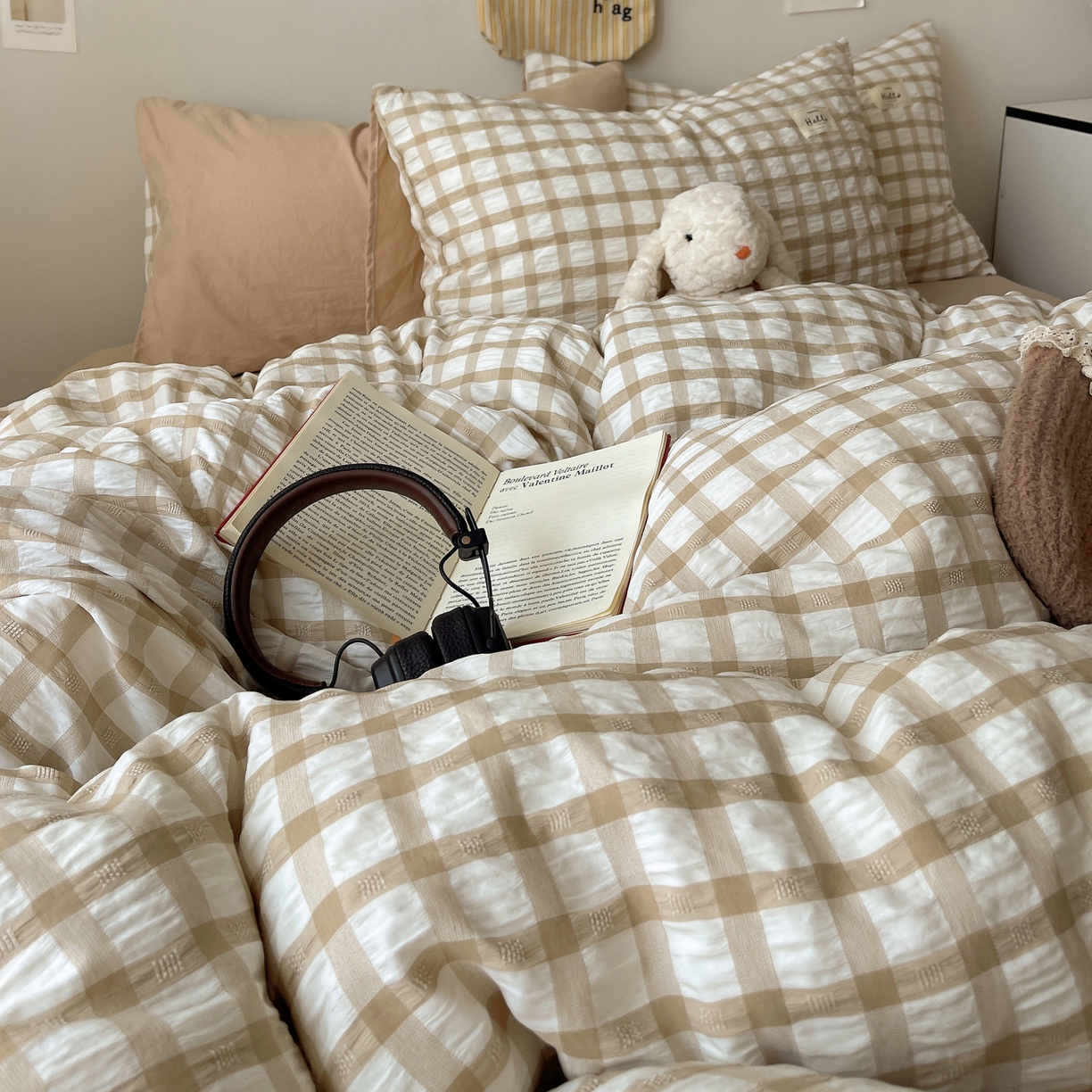 91家纺网 家纺一手货源 找家纺 顾里2025新款韩系格子阳离子泡泡纱四件套-第二组 复古奶咖