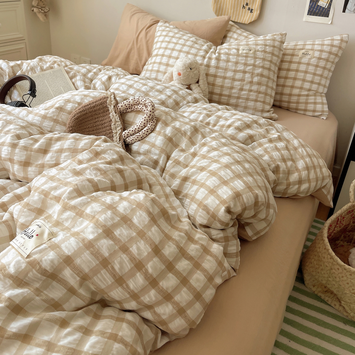 91家纺网 家纺一手货源 找家纺 顾里2025新款韩系格子阳离子泡泡纱四件套-第二组 复古奶咖