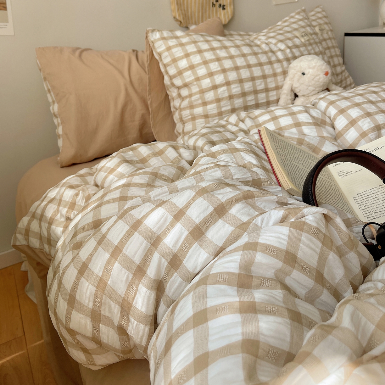 91家纺网 家纺一手货源 找家纺 顾里2025新款韩系格子阳离子泡泡纱四件套-第二组 复古奶咖