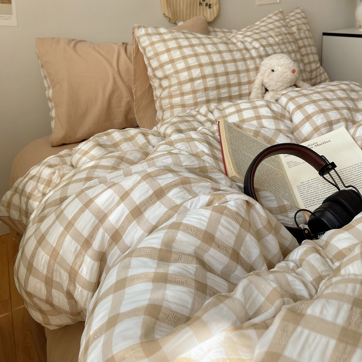 91家纺网 家纺一手货源 找家纺 顾里2025新款韩系格子阳离子泡泡纱四件套-第二组 复古奶咖