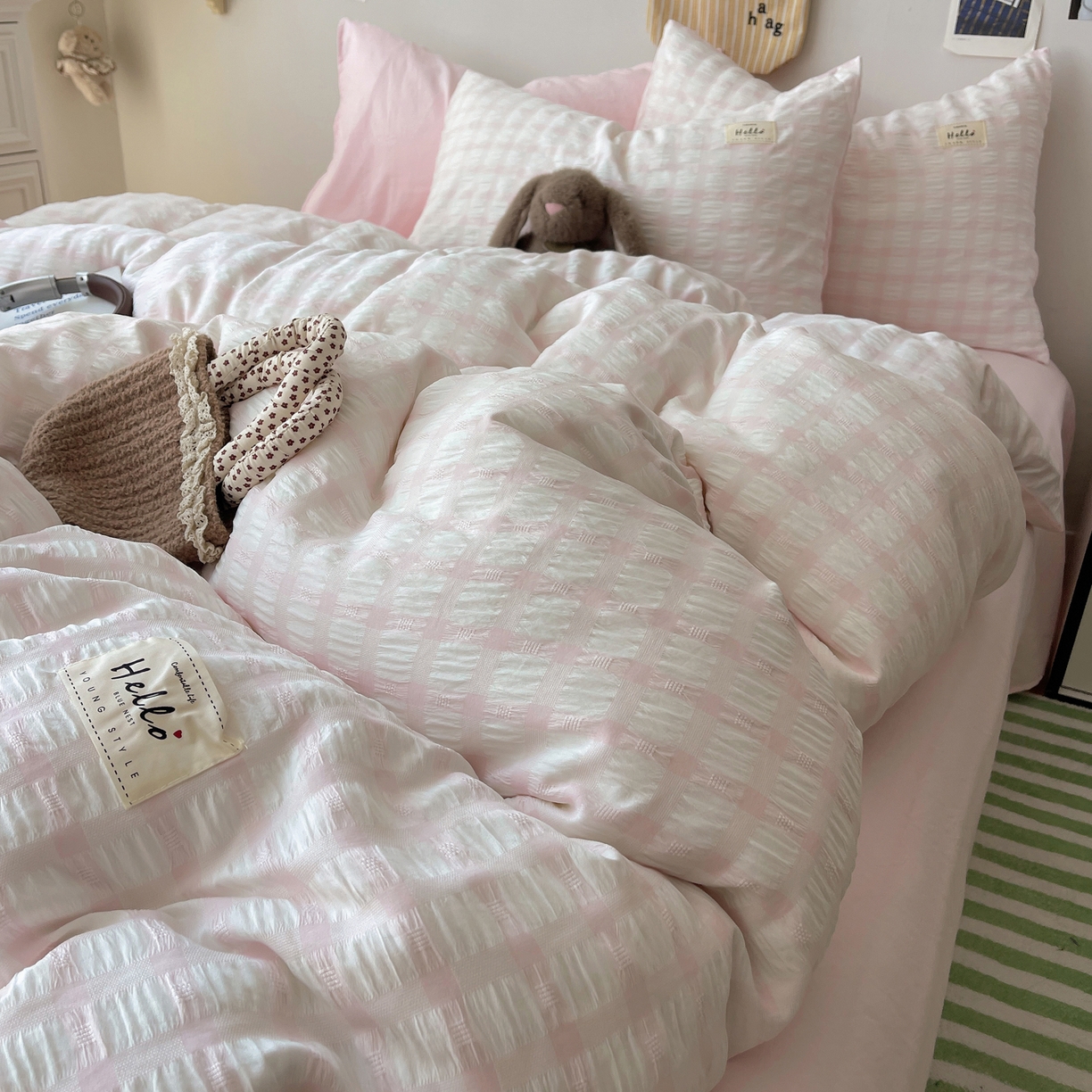 91家纺网 家纺一手货源 找家纺 顾里2025新款韩系格子阳离子泡泡纱四件套-第二组 少女粉格