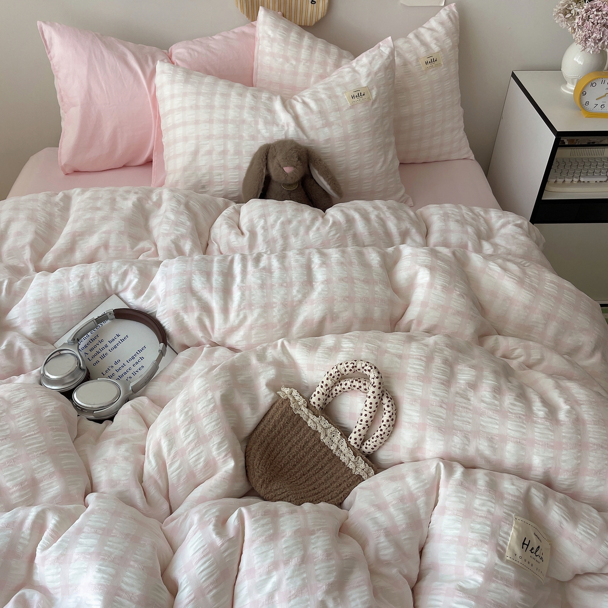 91家纺网 家纺一手货源 找家纺 顾里2025新款韩系格子阳离子泡泡纱四件套-第二组 少女粉格