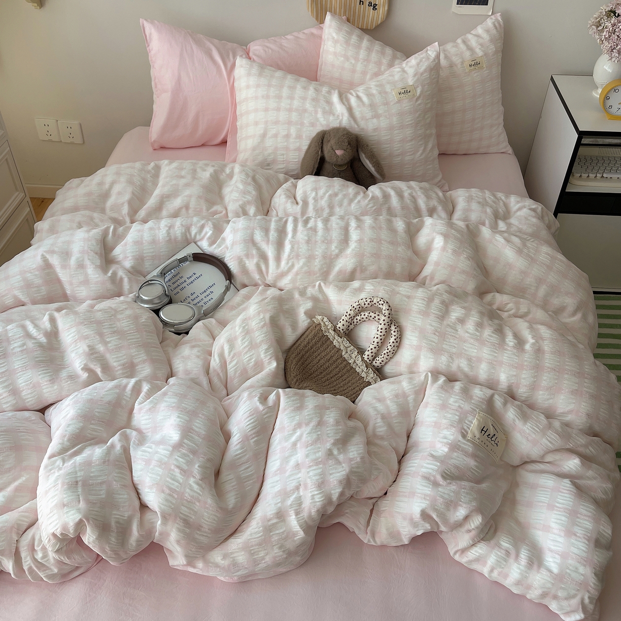 91家纺网 家纺一手货源 找家纺 顾里2025新款韩系格子阳离子泡泡纱四件套-第二组 少女粉格