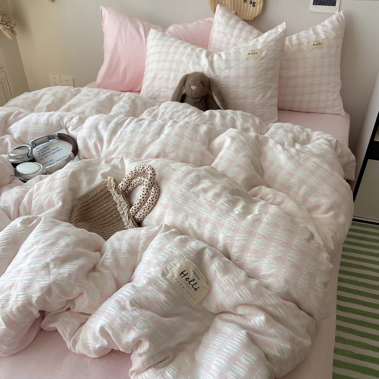 91家纺网 家纺一手货源 找家纺 顾里2025新款韩系格子阳离子泡泡纱四件套-第二组 少女粉格