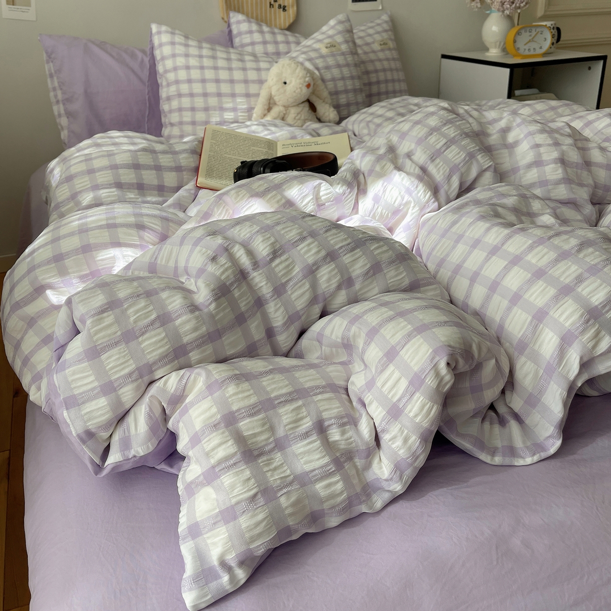 91家纺网 家纺一手货源 找家纺 顾里2025新款韩系格子阳离子泡泡纱四件套-第二组 薰衣紫格