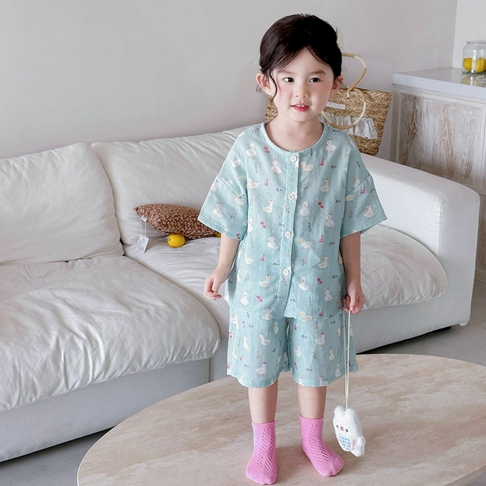 91家纺网 家纺一手货源 找家纺 （总）妍景家居生活馆 2025新款儿童纱布圆领开衫款