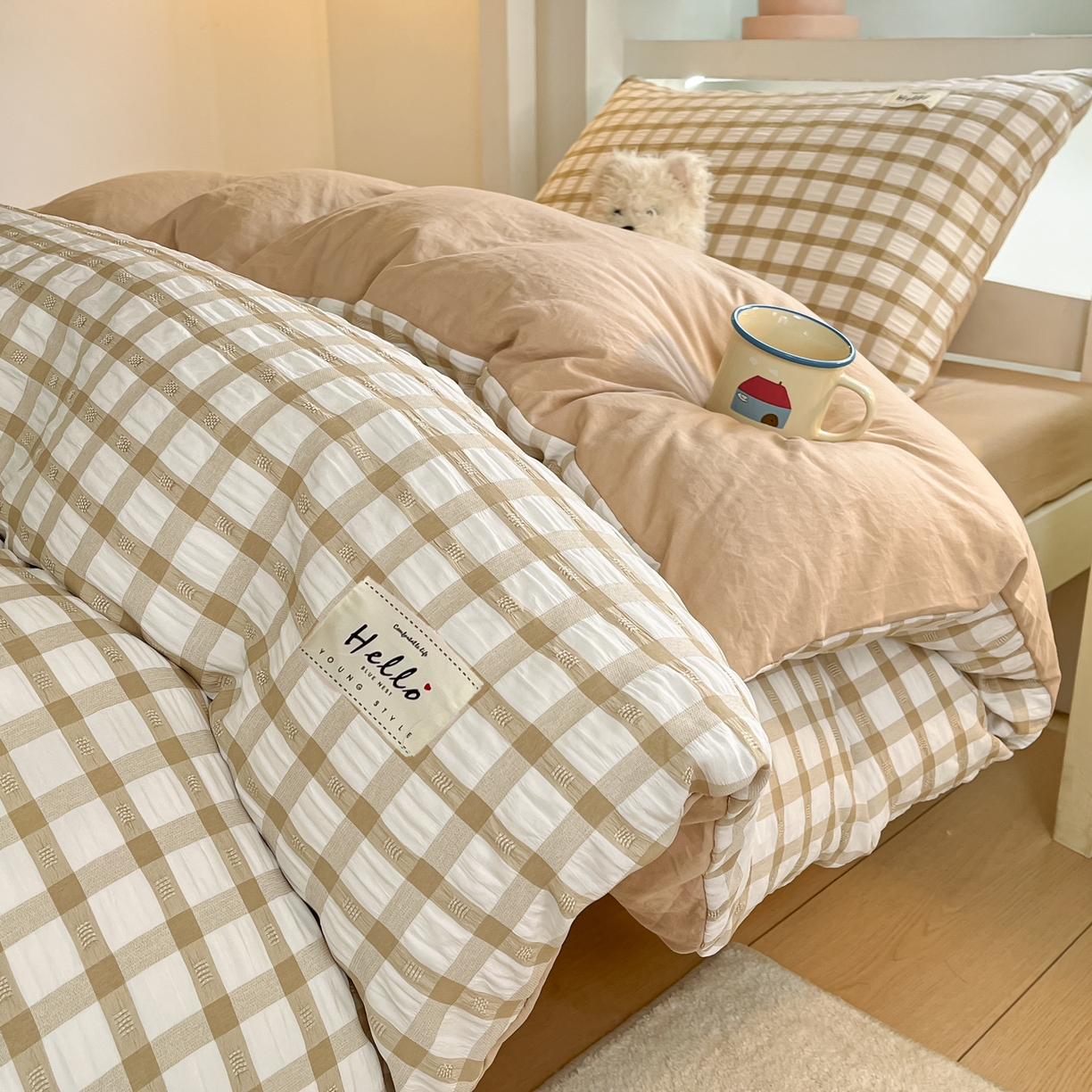 91家纺网 家纺一手货源 找家纺 顾里2025新款韩系格子阳离子泡泡纱学生宿舍上下铺三件套 复古奶咖