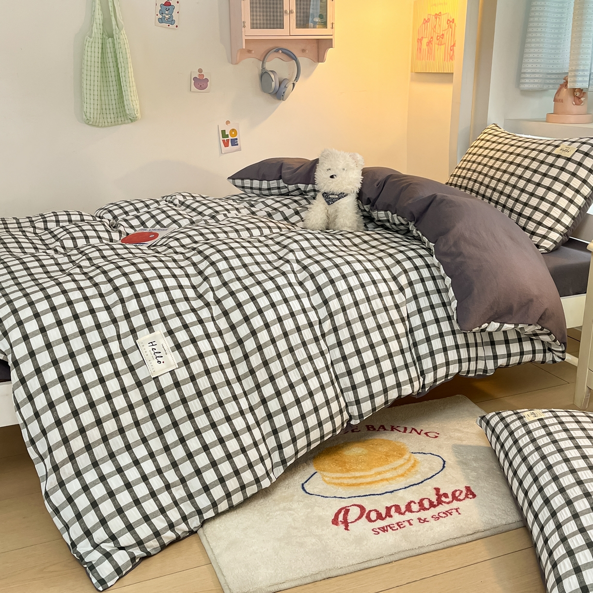 91家纺网 家纺一手货源 找家纺 顾里2025新款韩系格子阳离子泡泡纱学生宿舍上下铺三件套 经典黑格