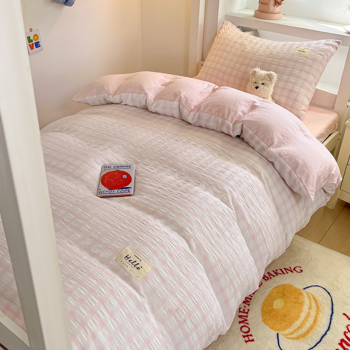 91家纺网 家纺一手货源 找家纺 顾里2025新款韩系格子阳离子泡泡纱学生宿舍上下铺三件套 少女粉格