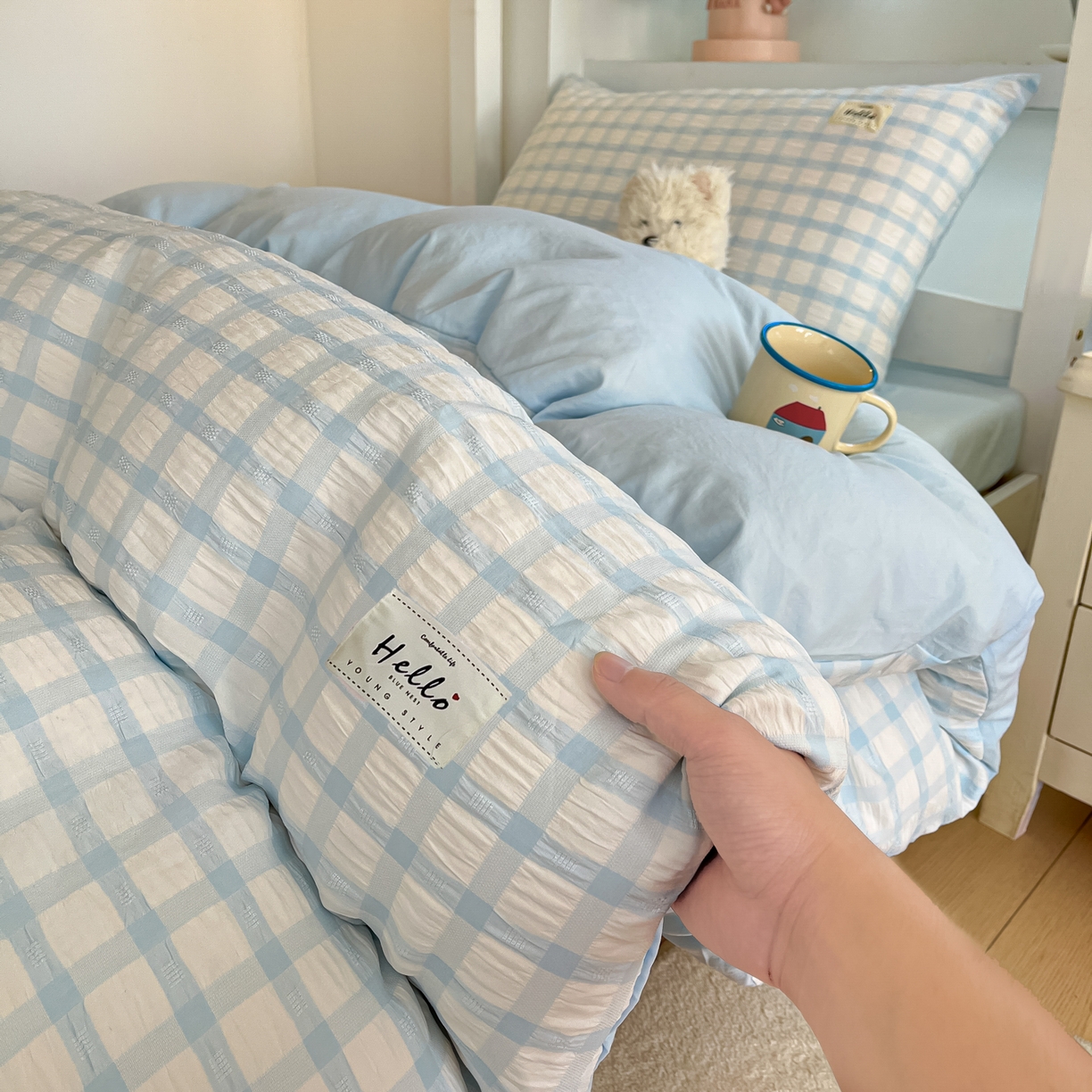 91家纺网 家纺一手货源 找家纺 顾里2025新款韩系格子阳离子泡泡纱学生宿舍上下铺三件套 天空蓝格