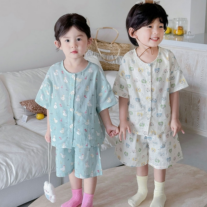 91家纺网 家纺一手货源 找家纺 妍景家居生活馆 2025新款儿童纱布圆领开衫款 爱心小熊