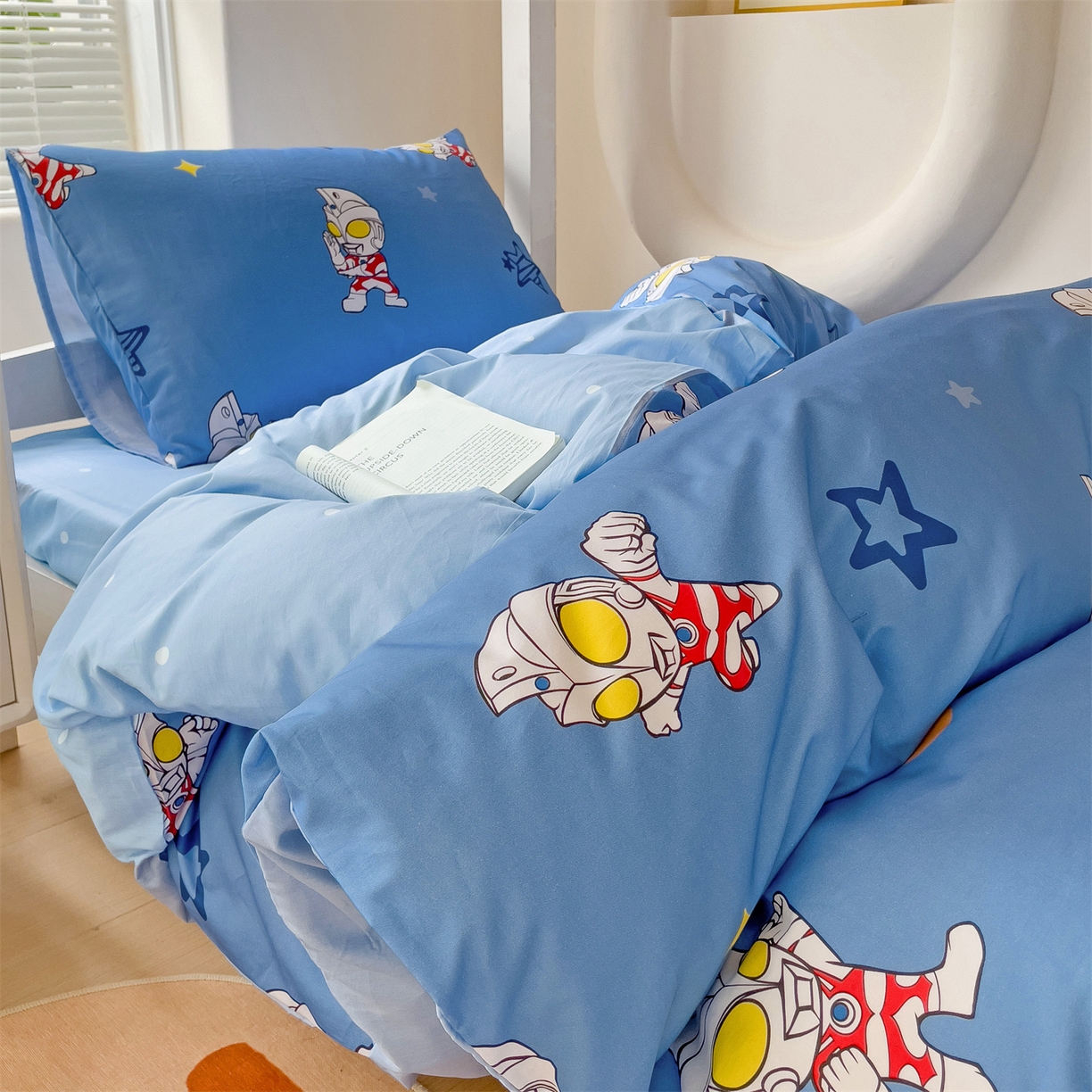 91家纺网 家纺一手货源 找家纺 （总）名兮家居 2025-全棉纯棉13372经典奥特曼-三丽鸥学生床多件套【含防伪标】