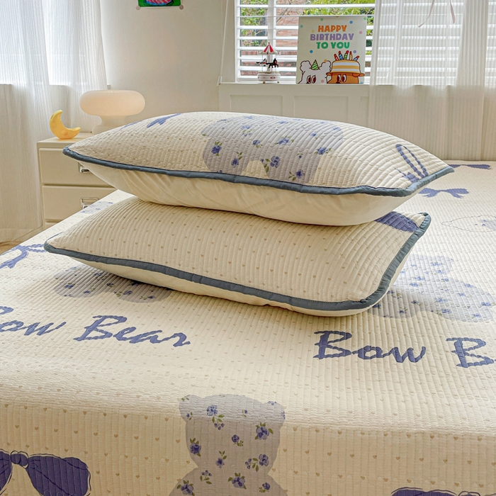 91家纺网 家纺一手货源 找家纺 富馨莱 2025春夏新款纯棉夹棉单床盖床盖单件薄床垫 蝴蝶结小熊