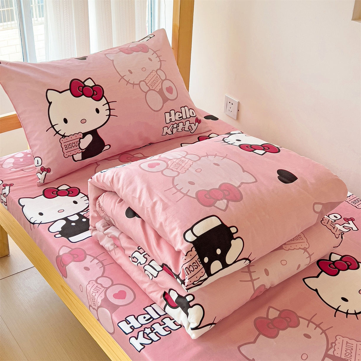 91家纺网 家纺一手货源 找家纺 名兮家居 2025-全棉纯棉13372经典奥特曼-三丽鸥学生床多件套【含防伪标】 爱心kt