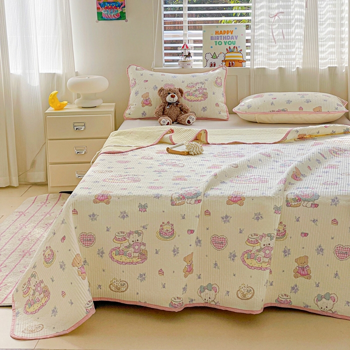 91家纺网 家纺一手货源 找家纺 富馨莱 2025春夏新款纯棉夹棉单床盖床盖单件薄床垫 开心美乐蒂