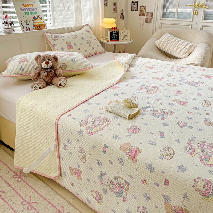 91家纺网 家纺一手货源 找家纺 富馨莱 2025春夏新款纯棉夹棉单床盖床盖单件薄床垫 开心美乐蒂