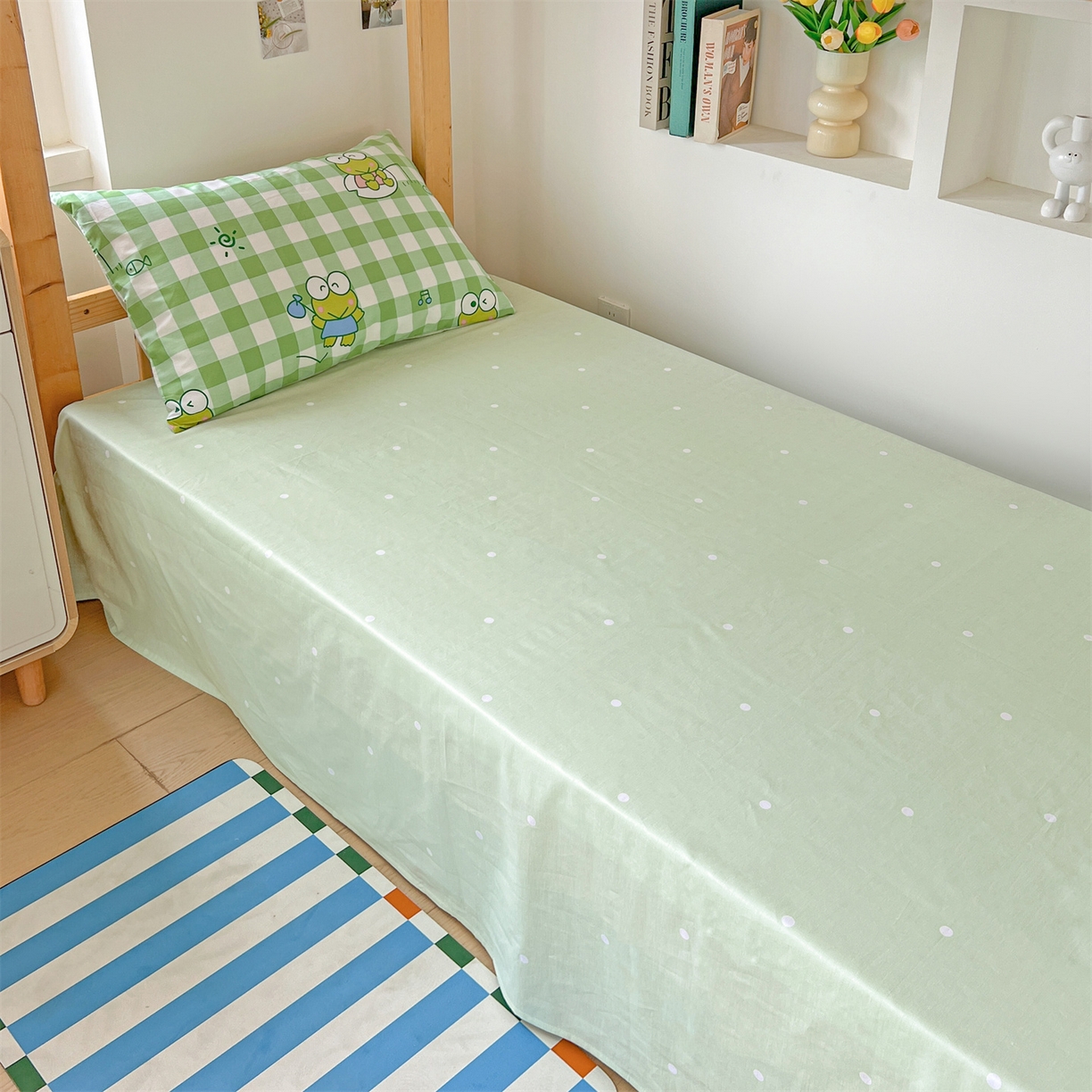 91家纺网 家纺一手货源 找家纺 名兮家居 2025-全棉纯棉13372经典奥特曼-三丽鸥学生床多件套【含防伪标】 格子大眼蛙