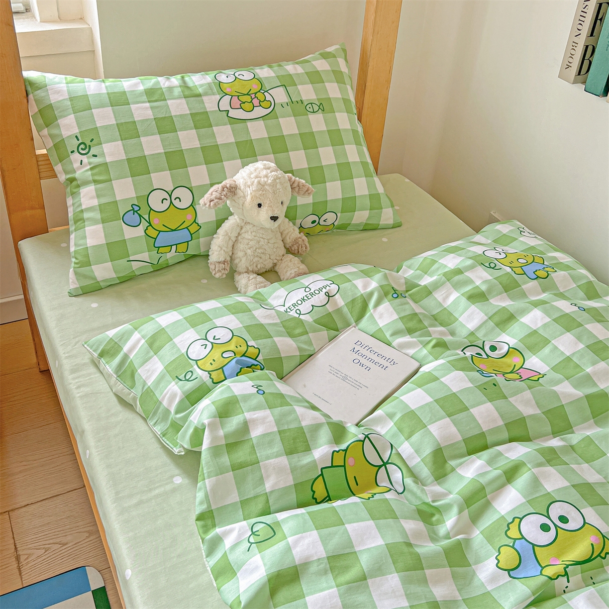 91家纺网 家纺一手货源 找家纺 名兮家居 2025-全棉纯棉13372经典奥特曼-三丽鸥学生床多件套【含防伪标】 格子大眼蛙