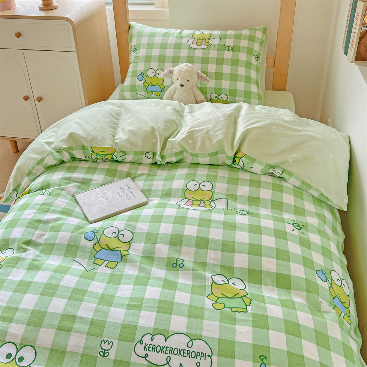 91家纺网 家纺一手货源 找家纺 名兮家居 2025-全棉纯棉13372经典奥特曼-三丽鸥学生床多件套【含防伪标】 格子大眼蛙