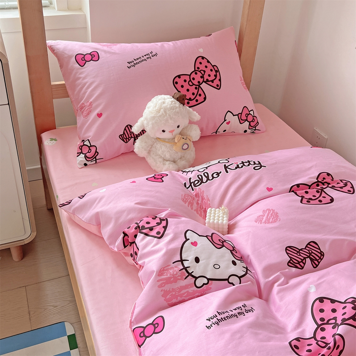 91家纺网 家纺一手货源 找家纺 名兮家居 2025-全棉纯棉13372经典奥特曼-三丽鸥学生床多件套【含防伪标】 蝴蝶结kt