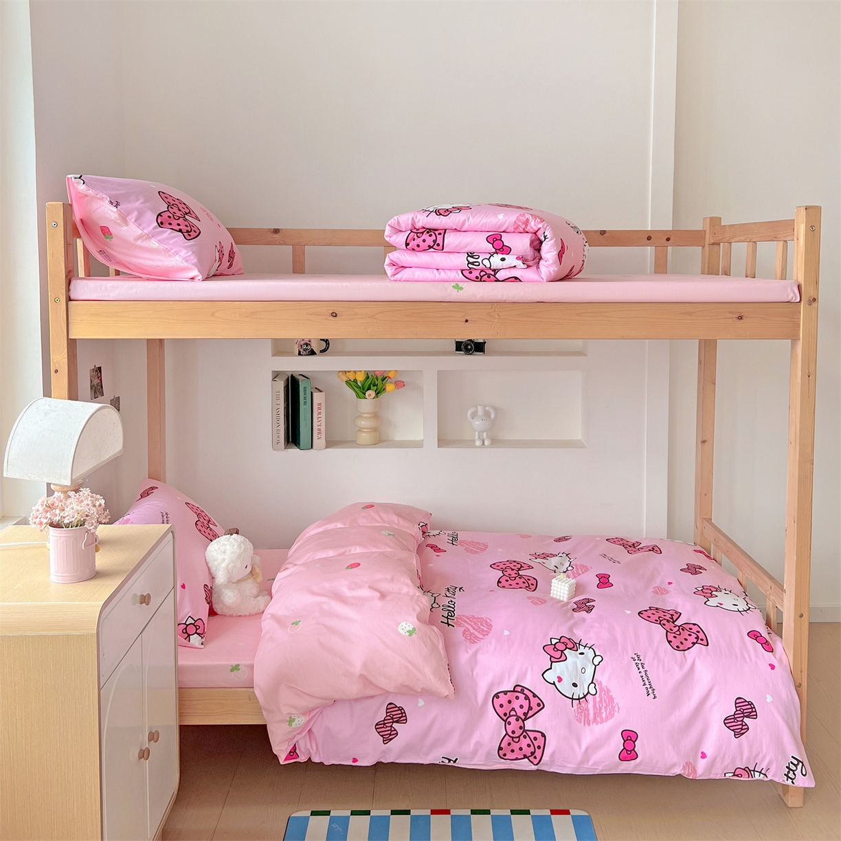 91家纺网 家纺一手货源 找家纺 名兮家居 2025-全棉纯棉13372经典奥特曼-三丽鸥学生床多件套【含防伪标】 蝴蝶结kt