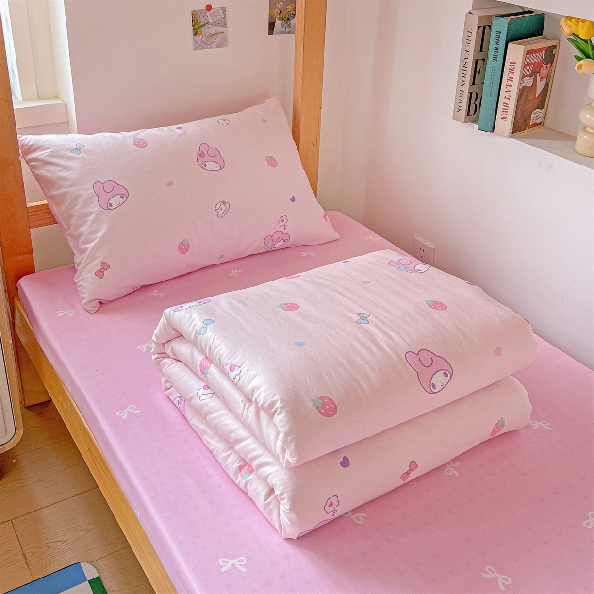 91家纺网 家纺一手货源 找家纺 名兮家居 2025-全棉纯棉13372经典奥特曼-三丽鸥学生床多件套【含防伪标】 俏皮美乐蒂