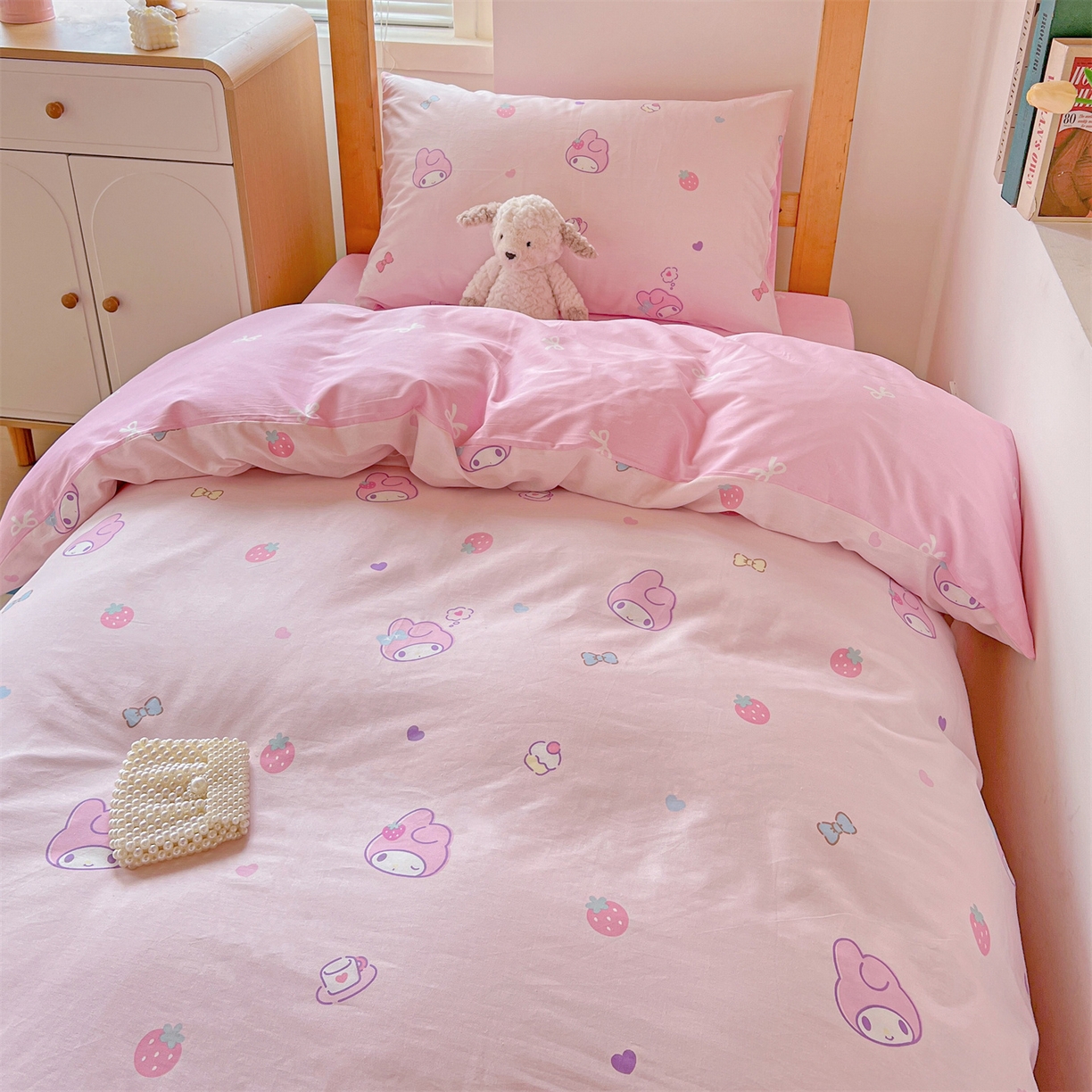 91家纺网 家纺一手货源 找家纺 名兮家居 2025-全棉纯棉13372经典奥特曼-三丽鸥学生床多件套【含防伪标】 俏皮美乐蒂