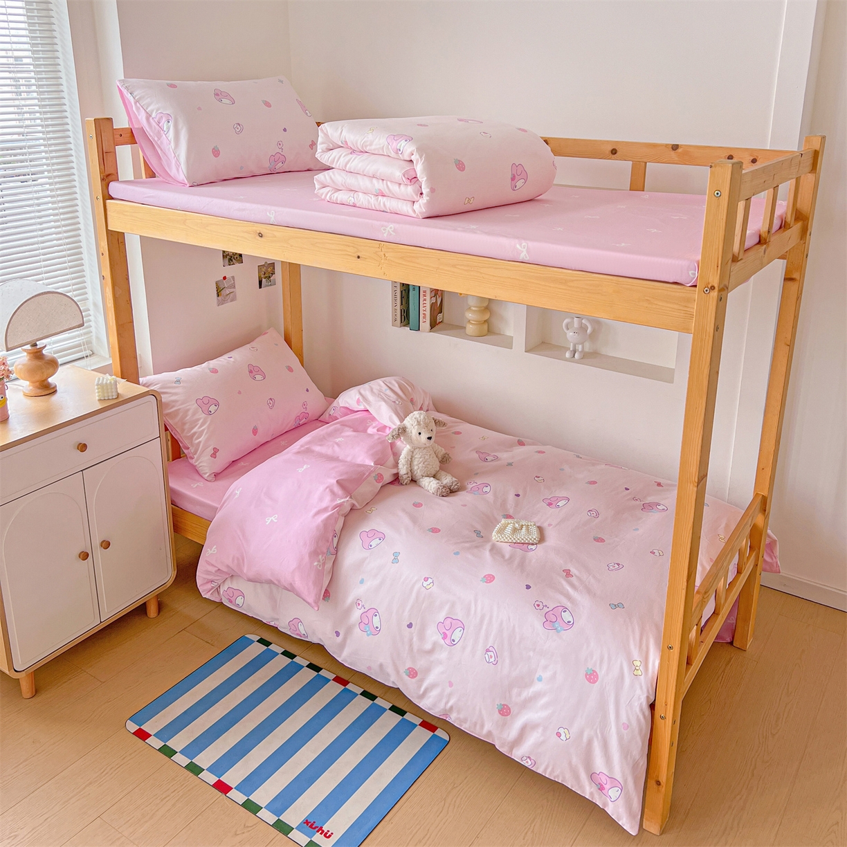 91家纺网 家纺一手货源 找家纺 名兮家居 2025-全棉纯棉13372经典奥特曼-三丽鸥学生床多件套【含防伪标】 俏皮美乐蒂