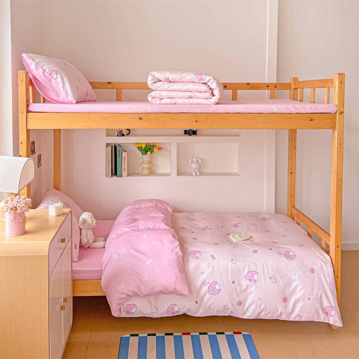 91家纺网 家纺一手货源 找家纺 名兮家居 2025-全棉纯棉13372经典奥特曼-三丽鸥学生床多件套【含防伪标】 俏皮美乐蒂