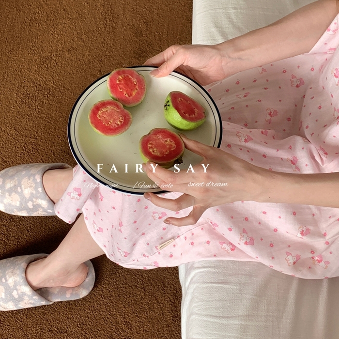 91家纺网 家纺一手货源 找家纺 妍景家居生活馆 2025新款纱布吊带睡裙 粉色小马