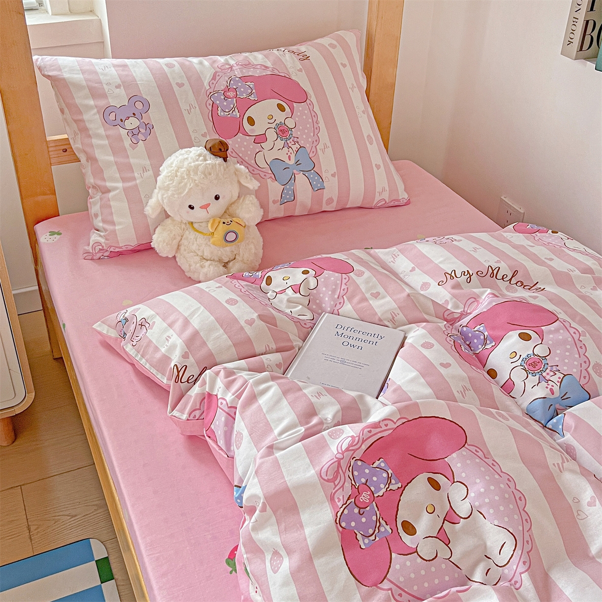 91家纺网 家纺一手货源 找家纺 名兮家居 2025-全棉纯棉13372经典奥特曼-三丽鸥学生床多件套【含防伪标】 竖条美乐蒂