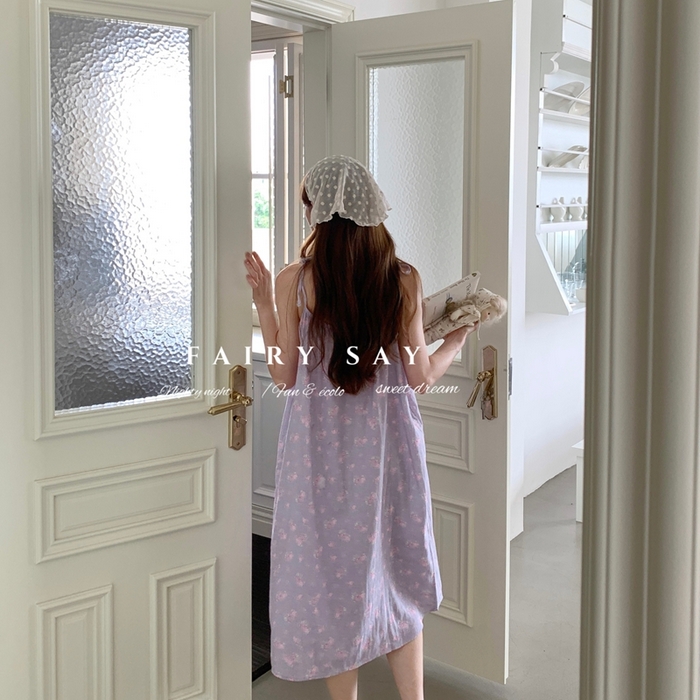 91家纺网 家纺一手货源 找家纺 妍景家居生活馆 2025新款纱布吊带睡裙 灰紫色蝴蝶