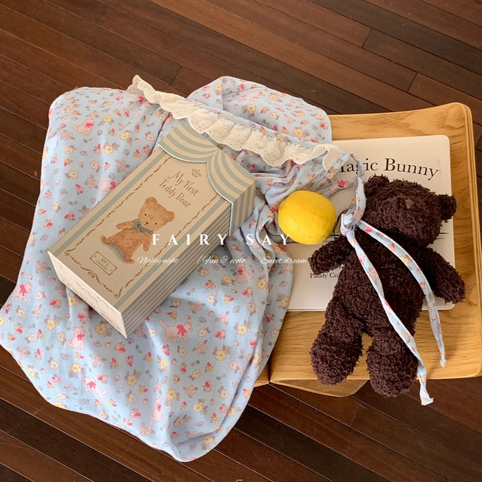 91家纺网 家纺一手货源 找家纺 妍景家居生活馆 2025新款纱布吊带睡裙 蓝底碎花猫咪