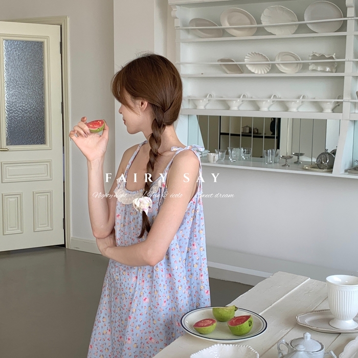 91家纺网 家纺一手货源 找家纺 妍景家居生活馆 2025新款纱布吊带睡裙 蓝底碎花猫咪