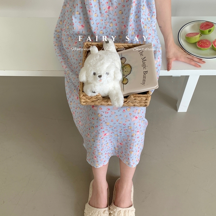 91家纺网 家纺一手货源 找家纺 妍景家居生活馆 2025新款纱布吊带睡裙 蓝底碎花猫咪