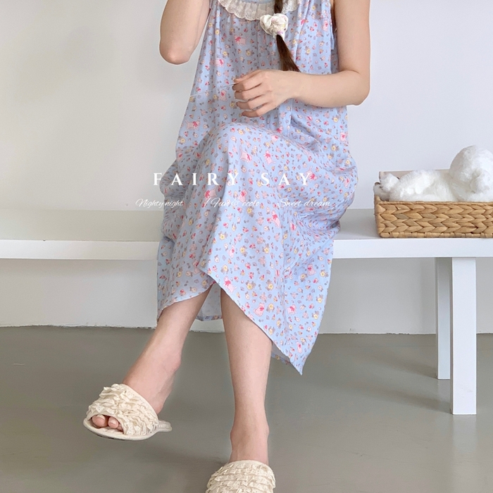 91家纺网 家纺一手货源 找家纺 妍景家居生活馆 2025新款纱布吊带睡裙 蓝底碎花猫咪