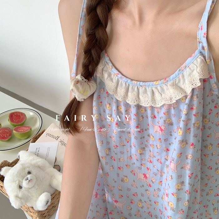 91家纺网 家纺一手货源 找家纺 妍景家居生活馆 2025新款纱布吊带睡裙 蓝底碎花猫咪