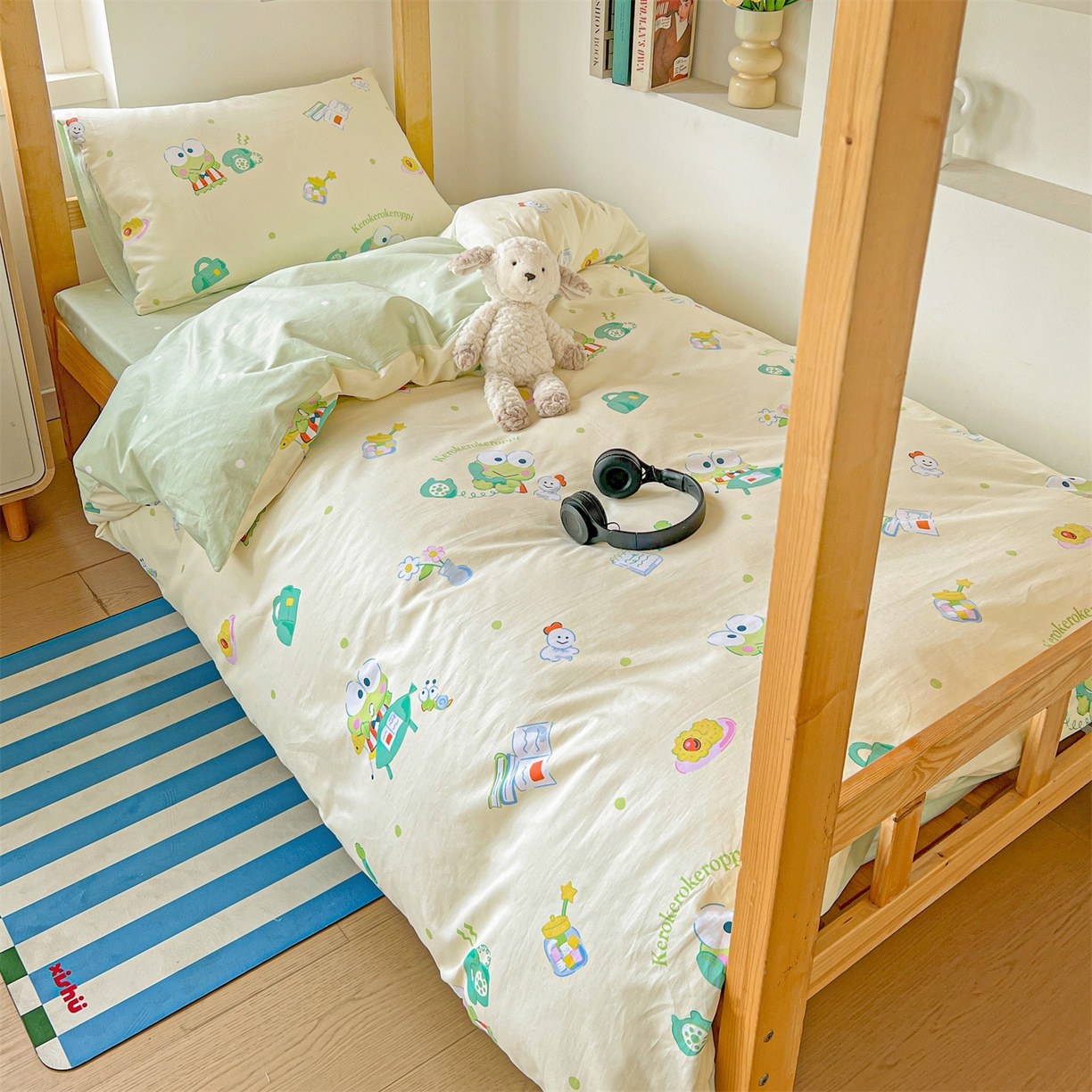 91家纺网 家纺一手货源 找家纺 名兮家居 2025-全棉纯棉13372经典奥特曼-三丽鸥学生床多件套【含防伪标】 悠闲大眼蛙