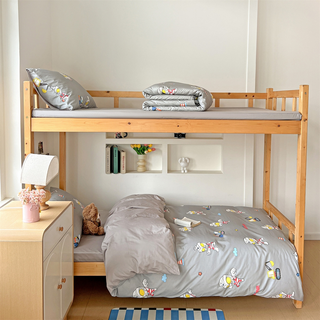 91家纺网 家纺一手货源 找家纺 名兮家居 2025-全棉纯棉13372经典奥特曼-三丽鸥学生床多件套【含防伪标】 宇宙小分队