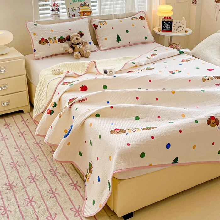 91家纺网 家纺一手货源 找家纺 富馨莱 2025春夏新款纯棉夹棉单床盖床盖单件薄床垫 三只小狗